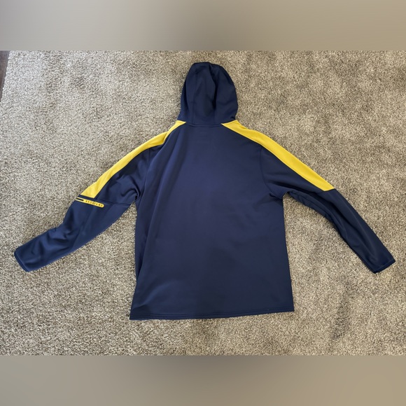 Men's Under Armour Navy Notre Dame Fighting Irish 2023 Sideline Quarter-Zip Hood - Picture 4 of 4